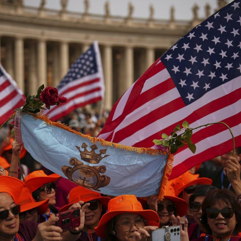 Whoops, waves, tears: Faithful react to Pope Leo's first Sunday blessing in St. Peter's Square